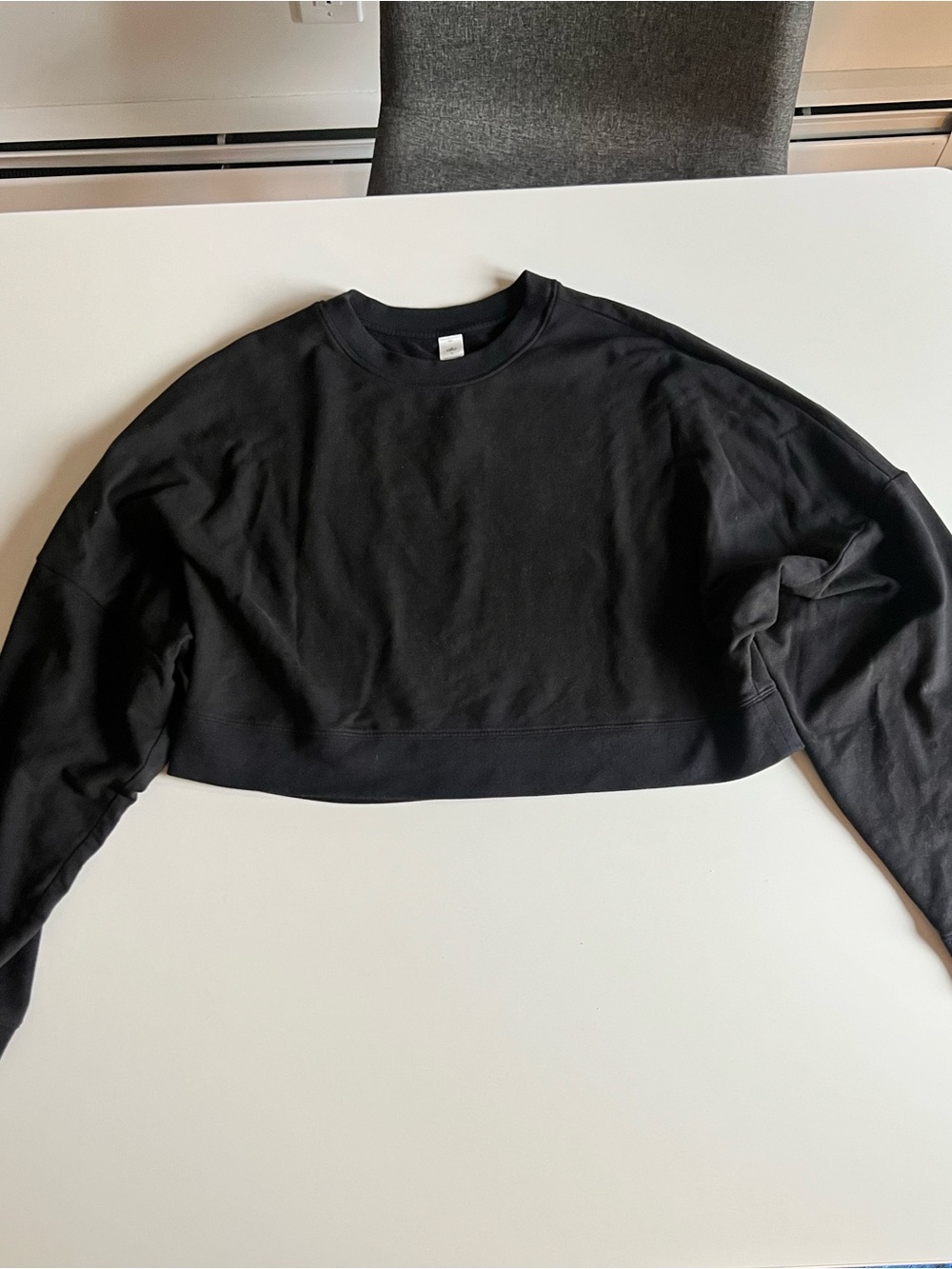 Alo Cropped Pullover